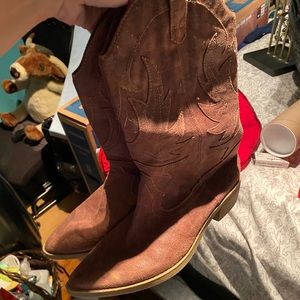 Rampage boots